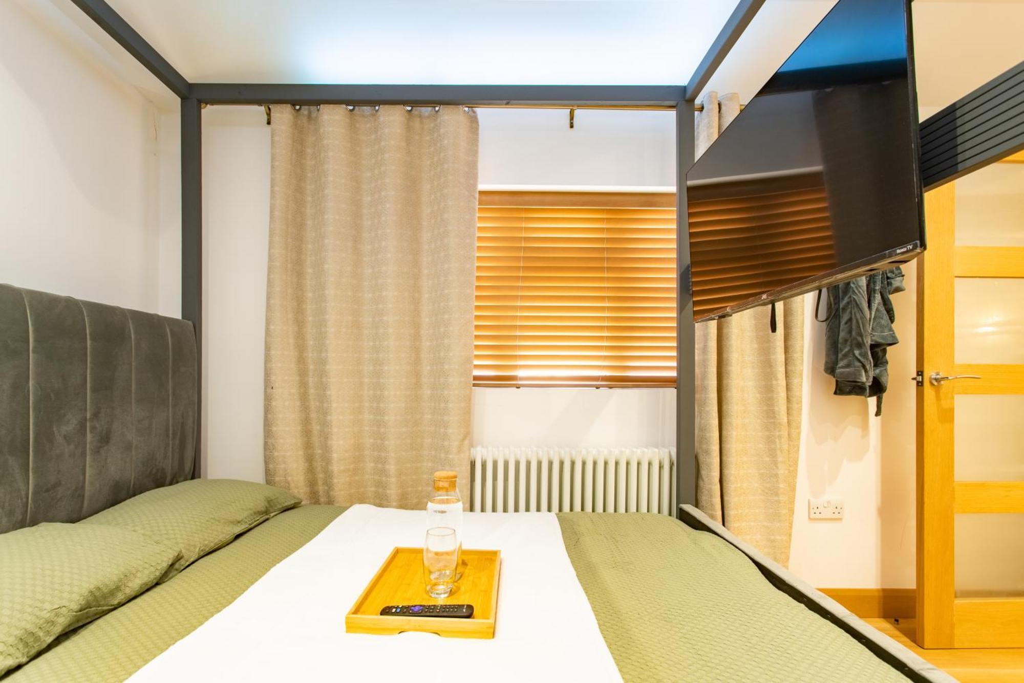 Modern 2Bed Pad W/ Hot Tub Villa Barking  Dış mekan fotoğraf