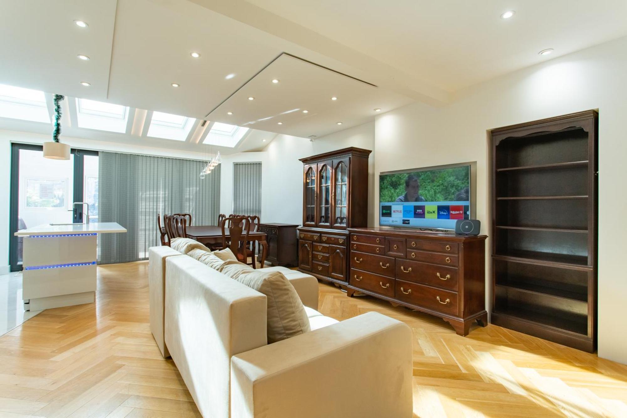 Modern 2Bed Pad W/ Hot Tub Villa Barking  Dış mekan fotoğraf